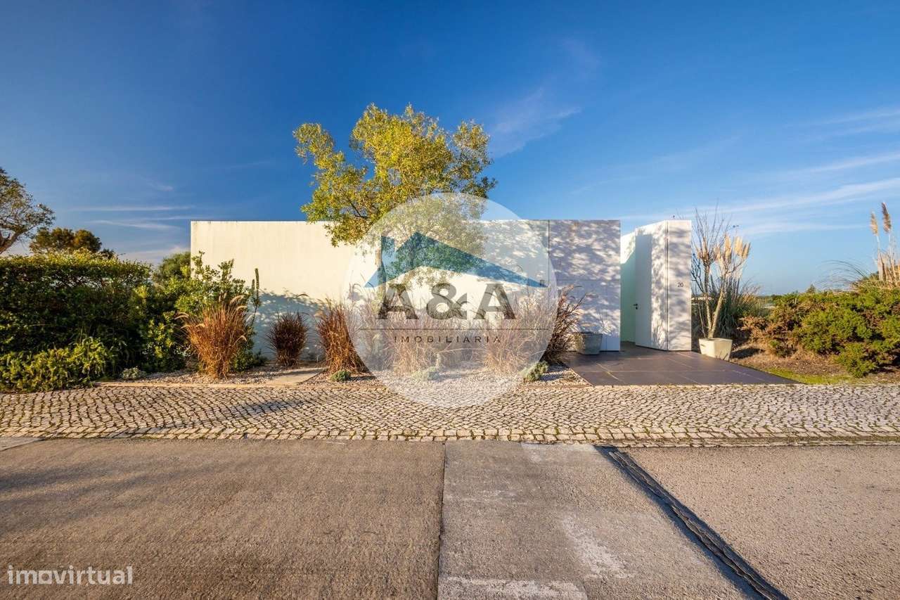 Villa Exclusiva de Arquitetura Contemporânea inserida na Natureza d...-22