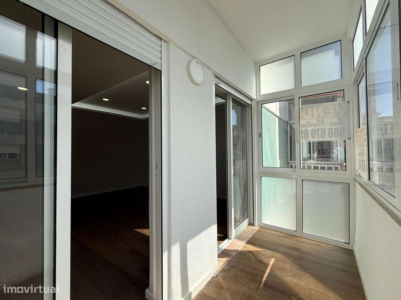 Apartamento T4 transformado em T3 Remodelado no Laranjeiro em Almada-17