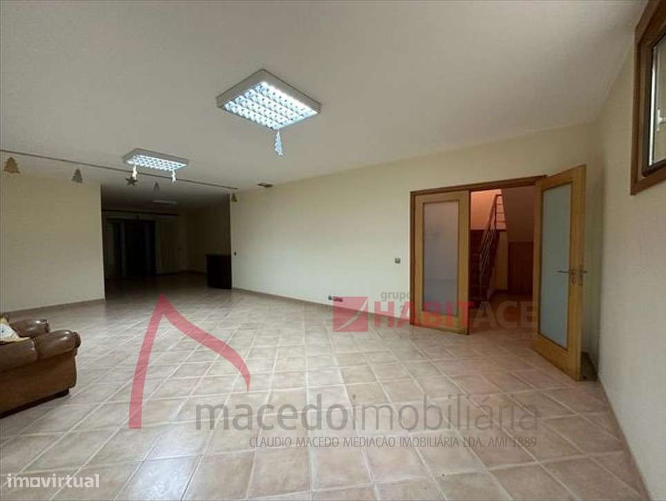 Moradia Individual T3 com piscina em Lomar-25