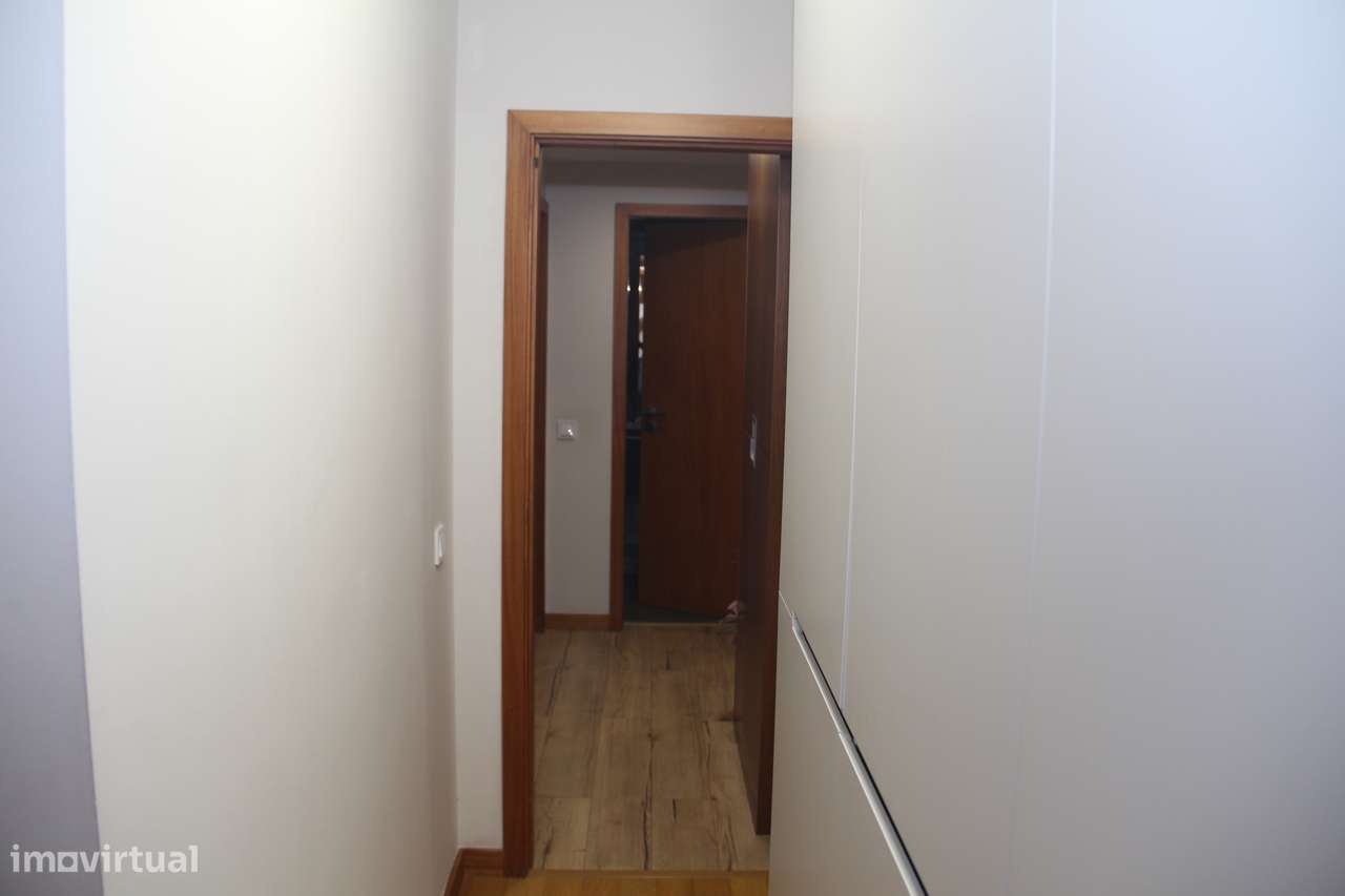 Apartamento T3 com 2 frentes na Maia-7