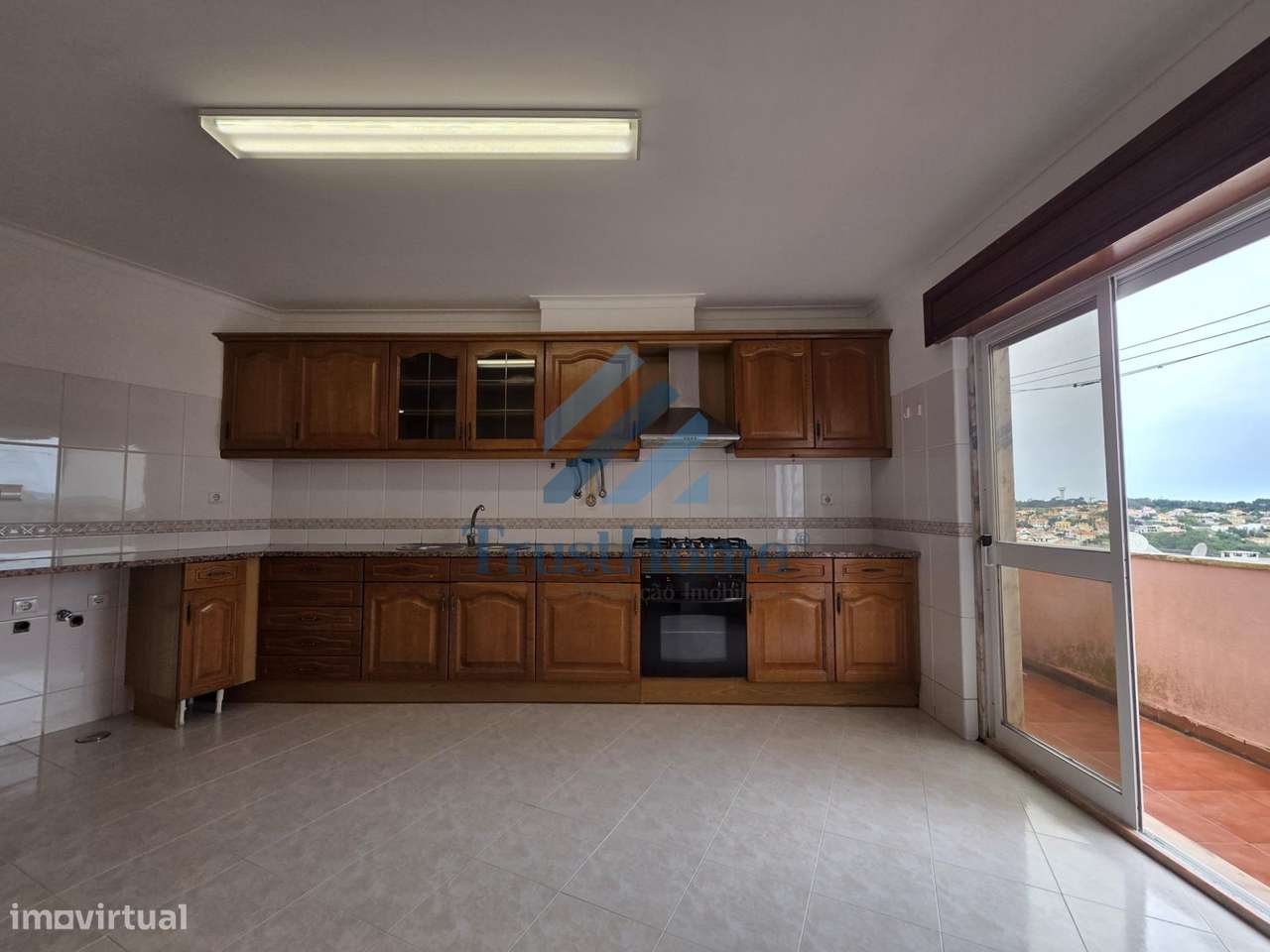 T2 em Fitares com 130m2 e garagem a 9 min. da estação-3