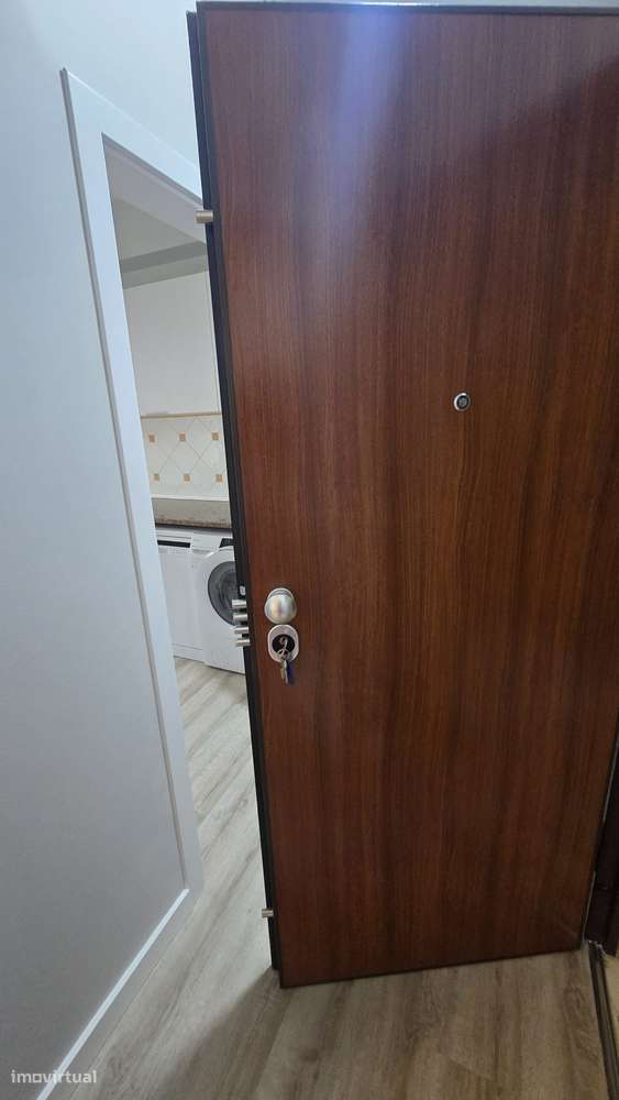 T2 Remodelado no Coração de Setúbal – Onde a Vida Tem Mais Cor - Grande imagem: 5/27