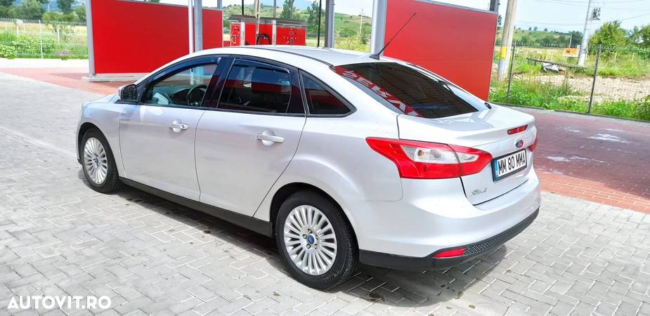 Ford Focus 1.6 TDCI DPF Ambiente - 2