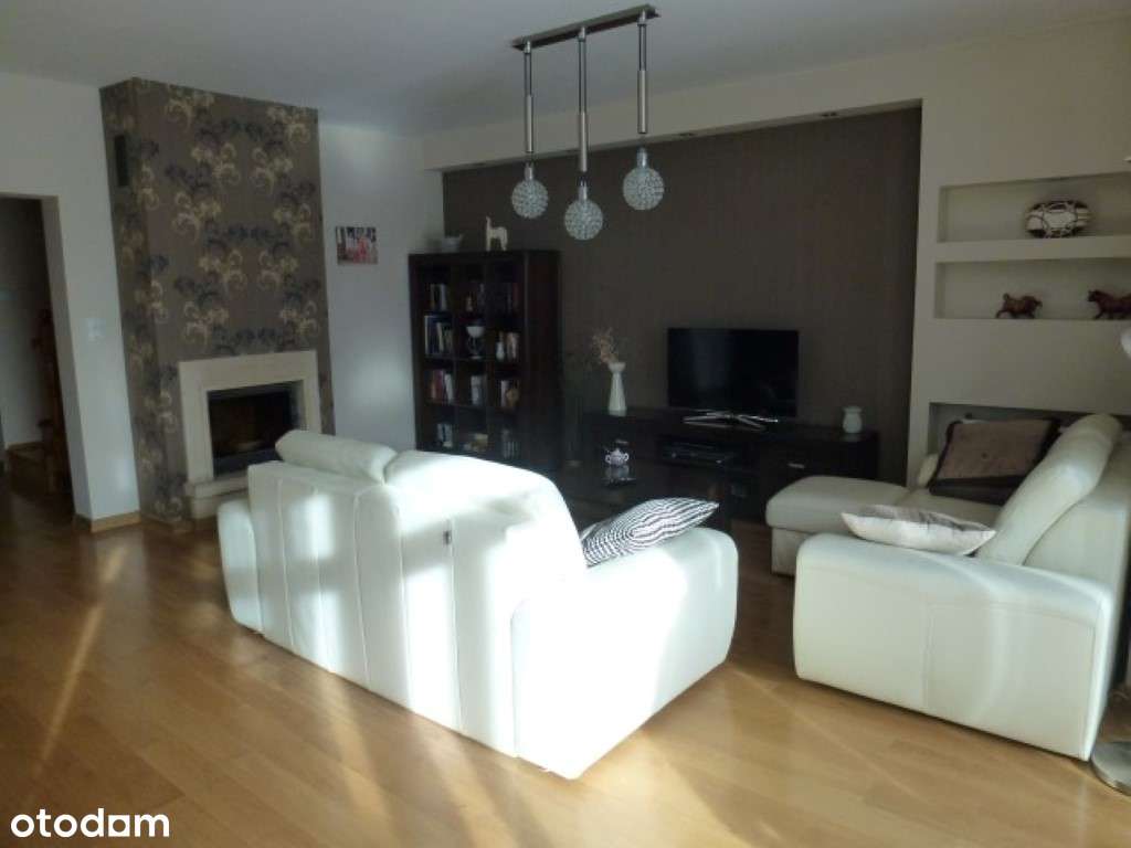 Skarjny szereg w Cieplicach z widokiem na góry. - Pełny obrazek: 5/12