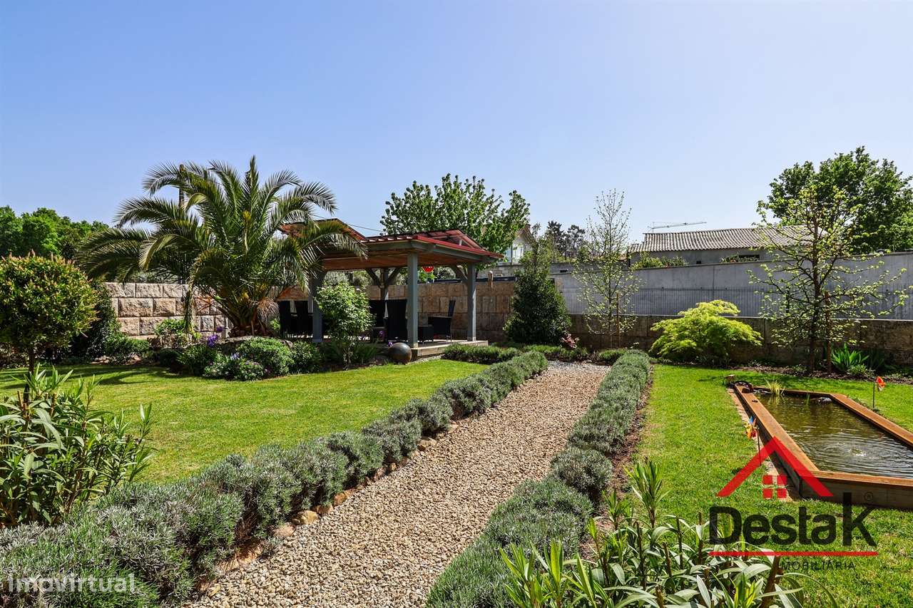 Fantástica Moradia isolada V4 em Lordosa, Viseu-47