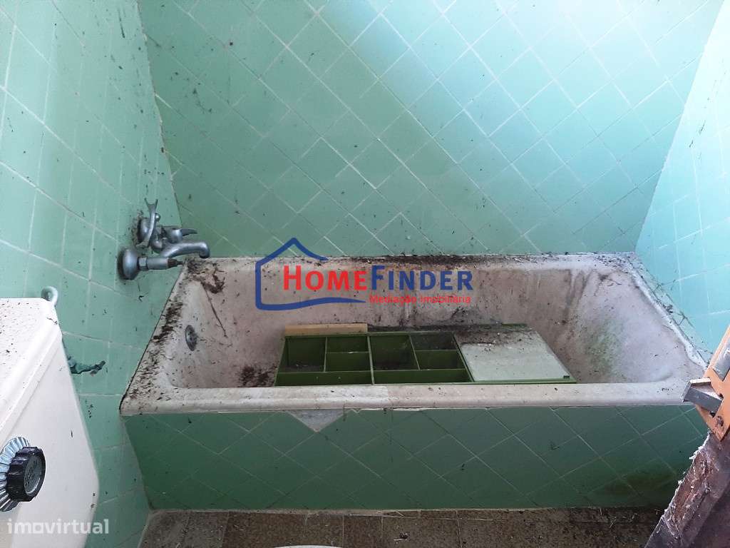 Moradia para Restauro - Fiães, Melgaço-13