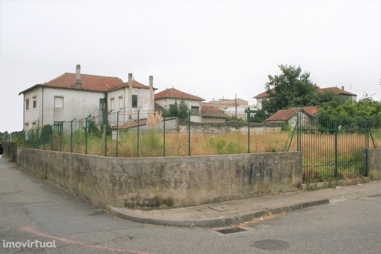 Terreno com área total de de 1952 m2, com viabilidade de construção...