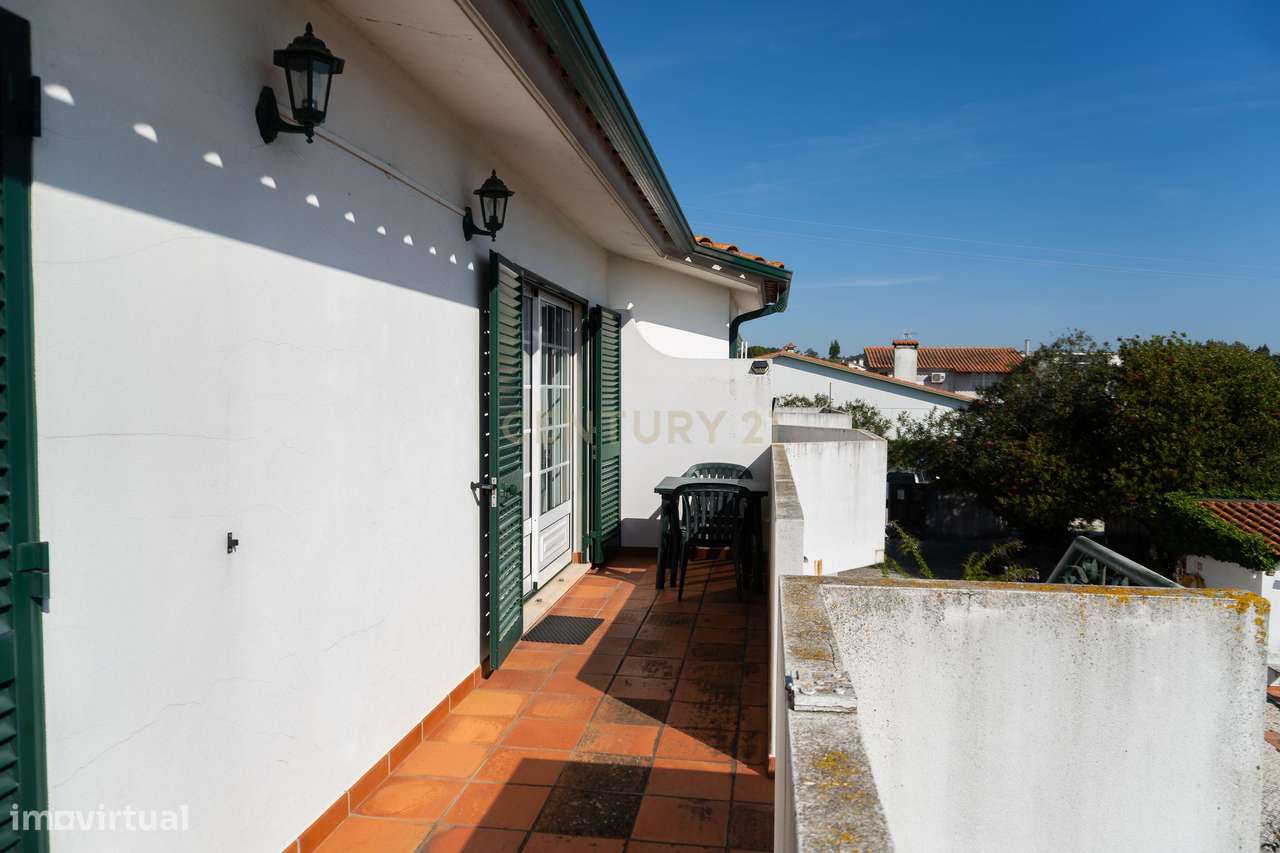 Oportunidade de investimento: edifício habitacional + piscina + terren - Grande imagem: 3/41