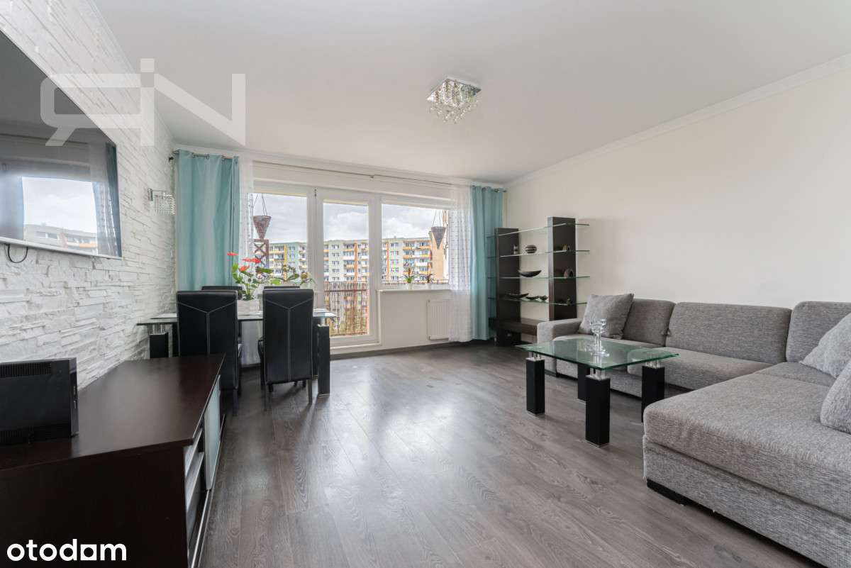 Trzy pokojowe mieszkanie w budynku z windą-0