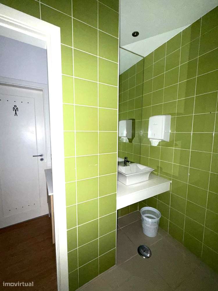 Estabelecimento comercial em Esmoriz-31