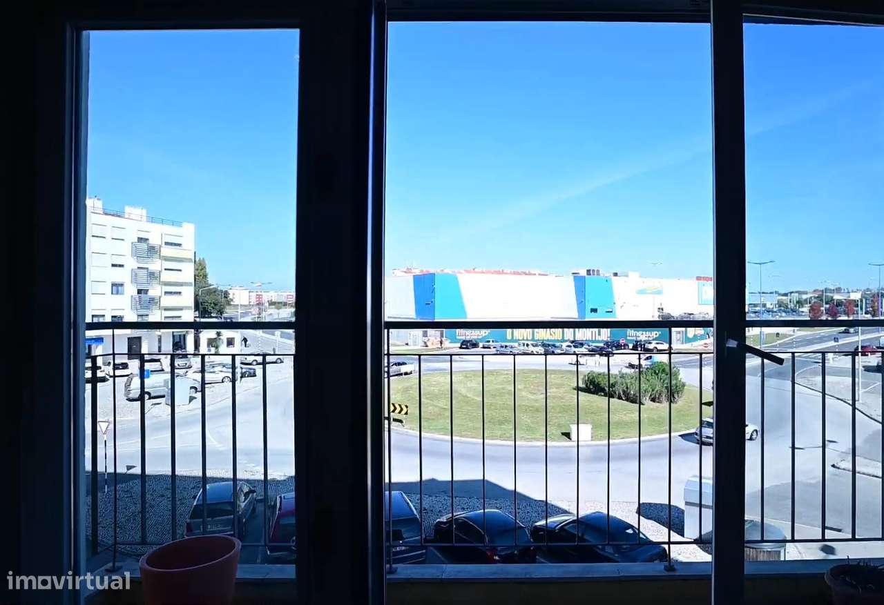 Apartamento T2 Montijo com varanda e garage - Grande imagem: 2/21