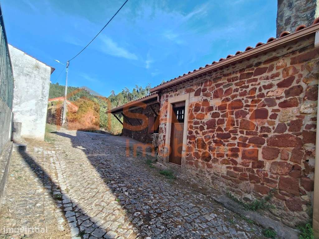 MORADIA COM TERRENO DE CULTIVO, E UMA VISTA DESLUMBRANTE. - Grande imagem: 2/33