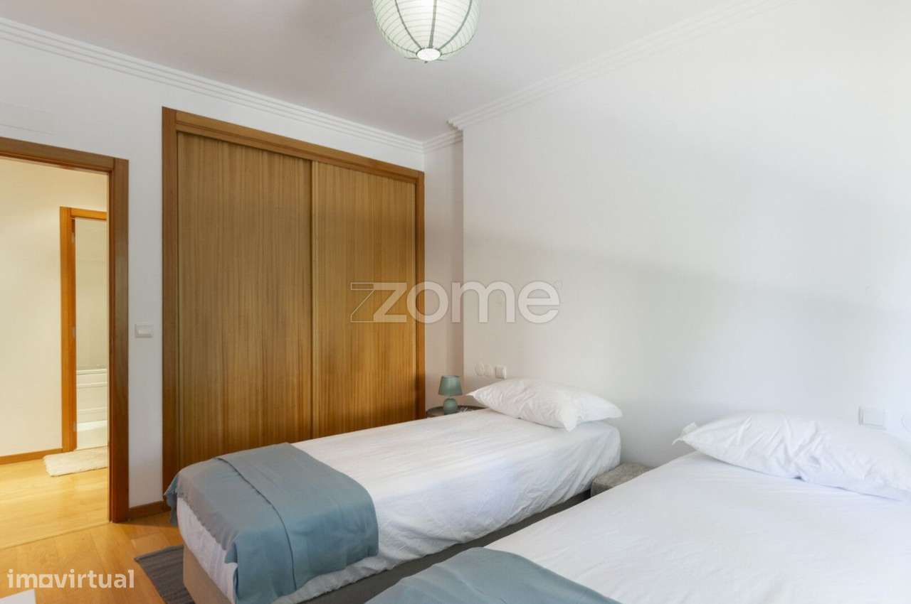 Apartamento T3 Paço de Arcos, varanda, vista mar e garagem-21