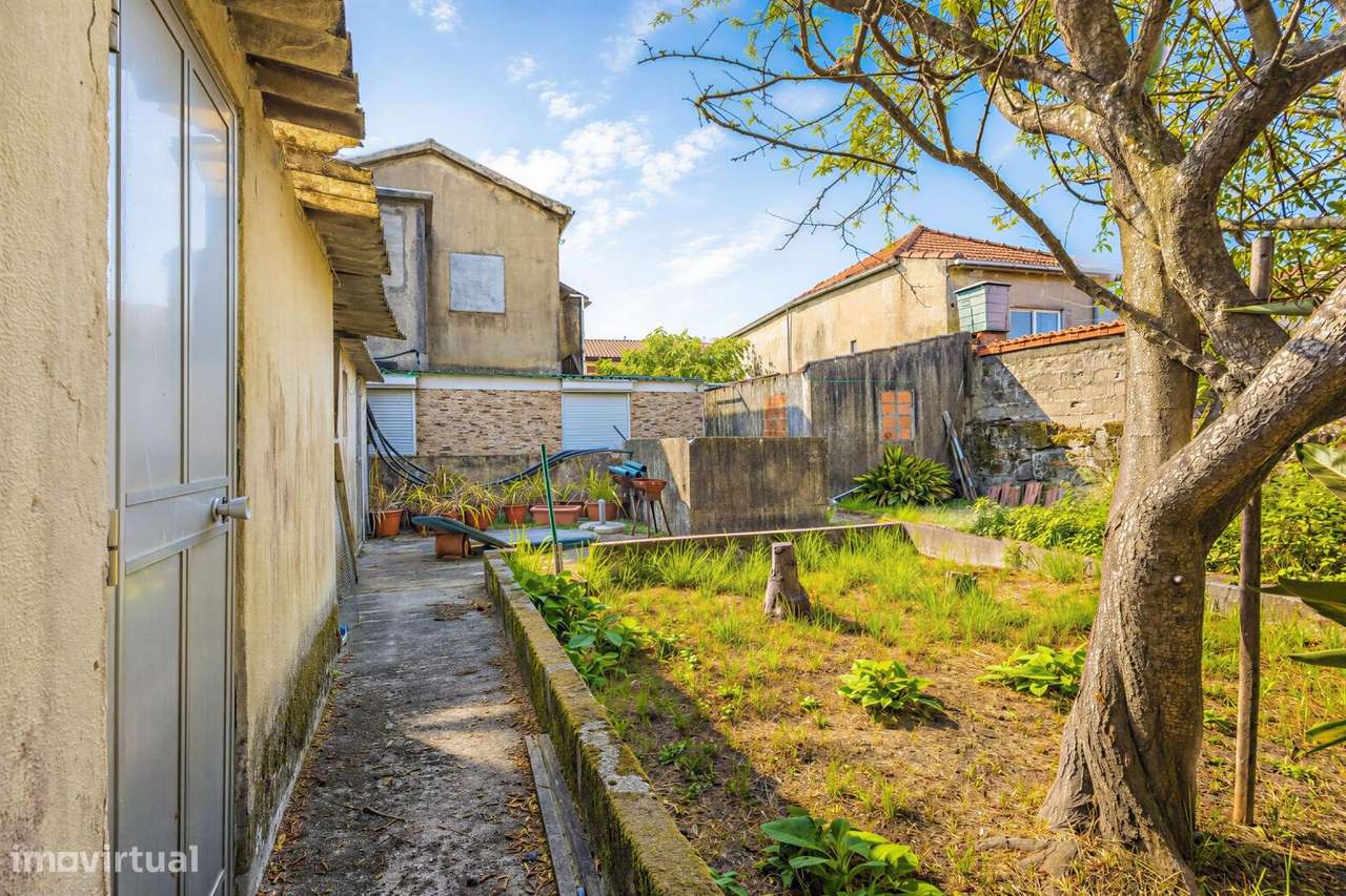 Casa Bifamiliar na Senhora da Hora | 185 m2 | Terreno com Cerca de...-28