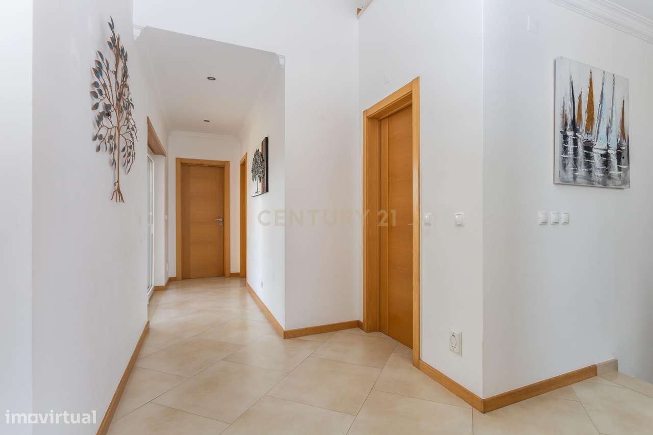 Moradia de Excelência em Vila Alegre | Fernão Ferro com Vista PANORAMI-47