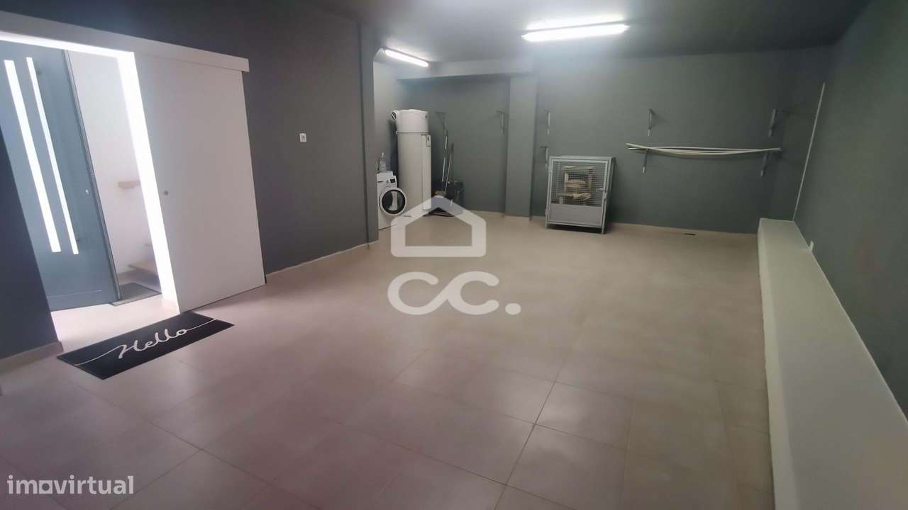 Moradia em banda perto do Mosteiro da cidade de Alcobaça.-26