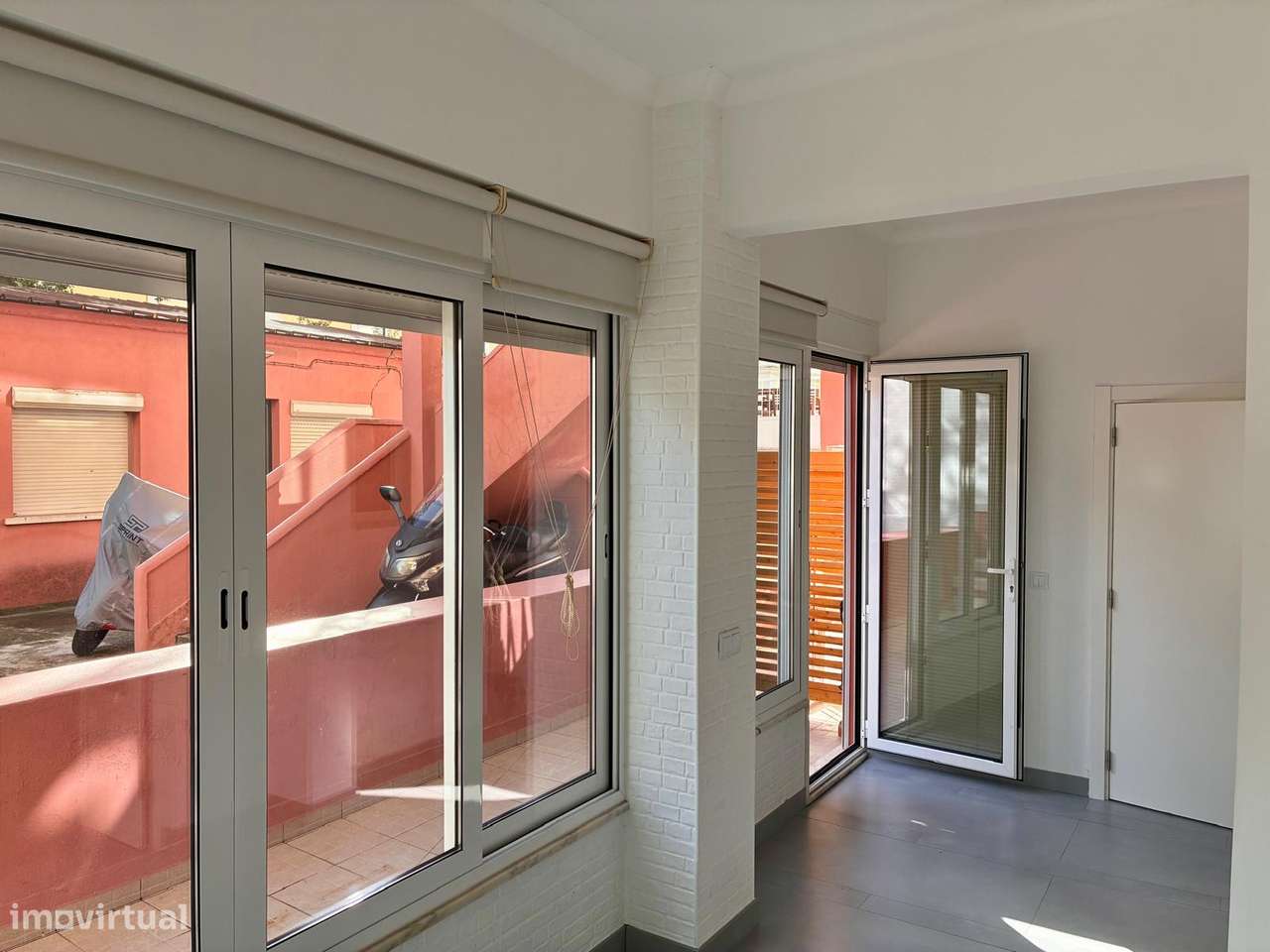 Oportunidade em Alcântara: T2 Moderno com Terraço - Grande imagem: 2/19