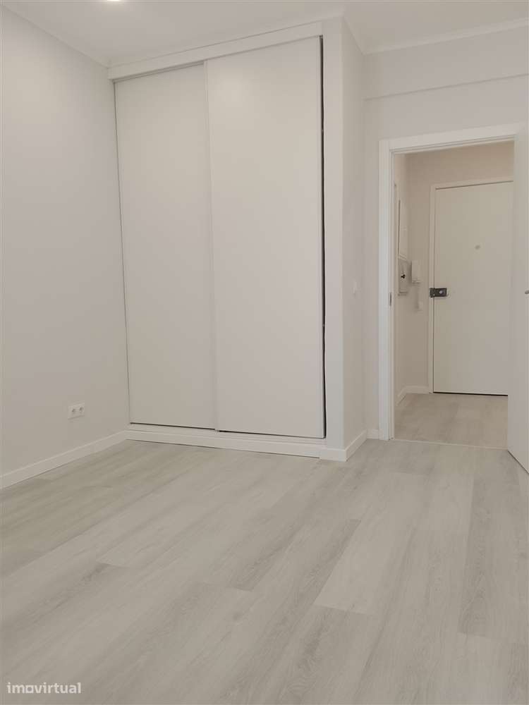 Apartamento T1 Venda em Venteira,Amadora-10