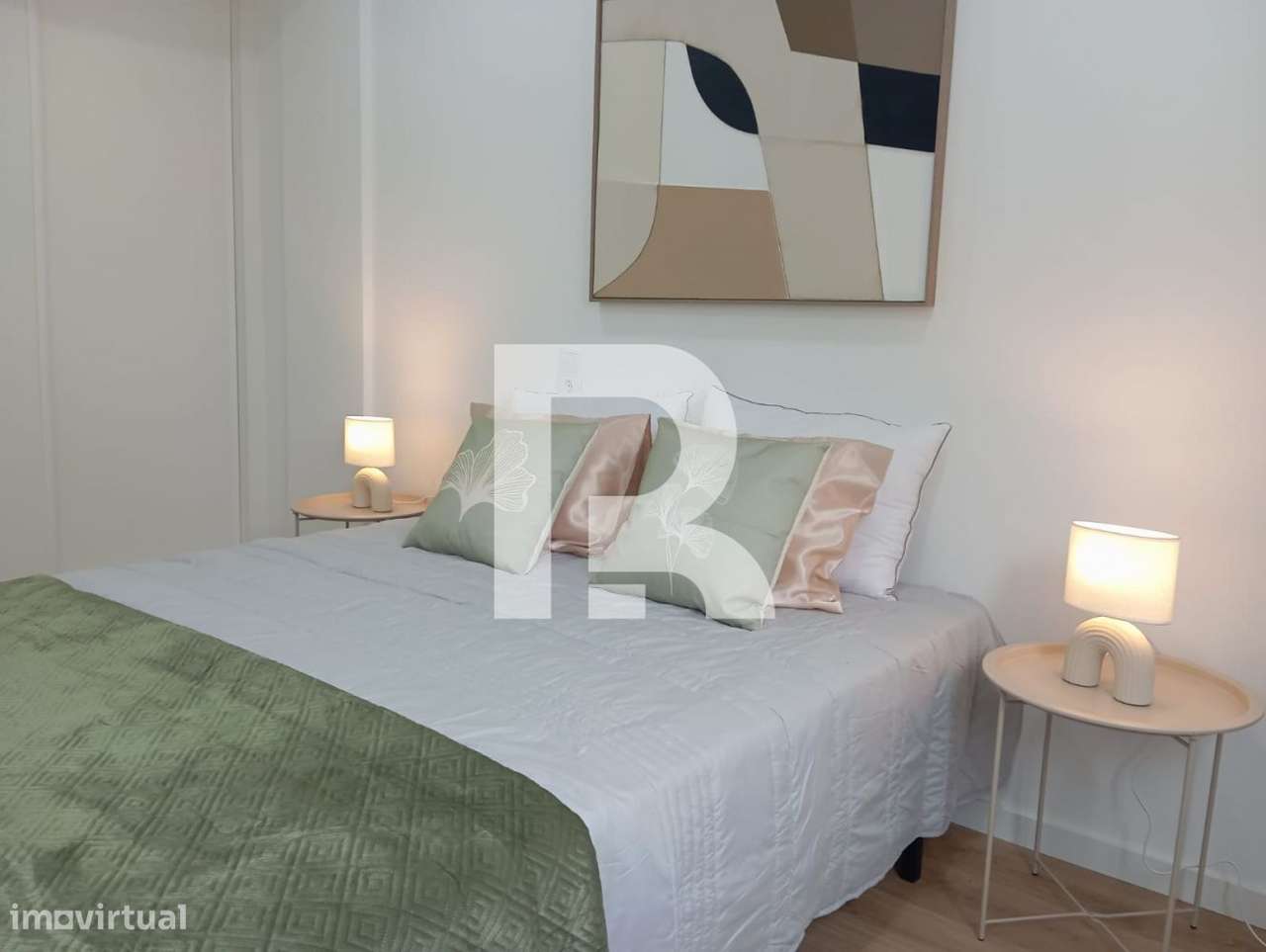 Apartamento T3 Totalmente Remodelado em Benfica-14