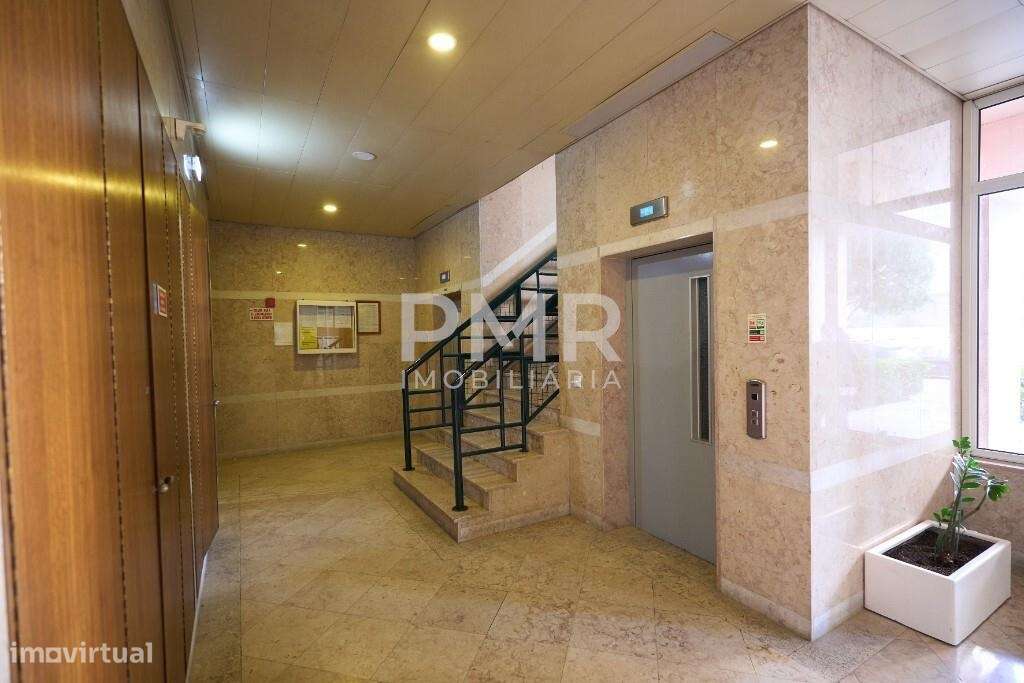 Apartamento T3 no prestigiado Parque dos Príncipes – Telheiras-12