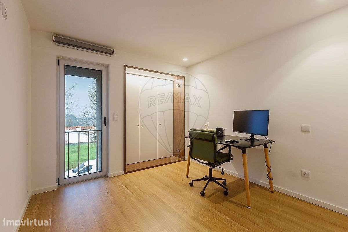 Moradia T4 para venda-12