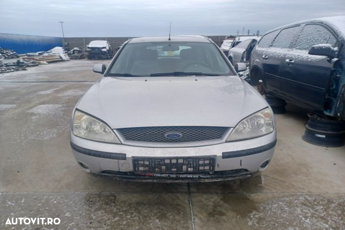 Grila bara fata centru Ford Mondeo 3  [din 2000 pana  2003] Sedan 1.8 MT (125 hp) - 3