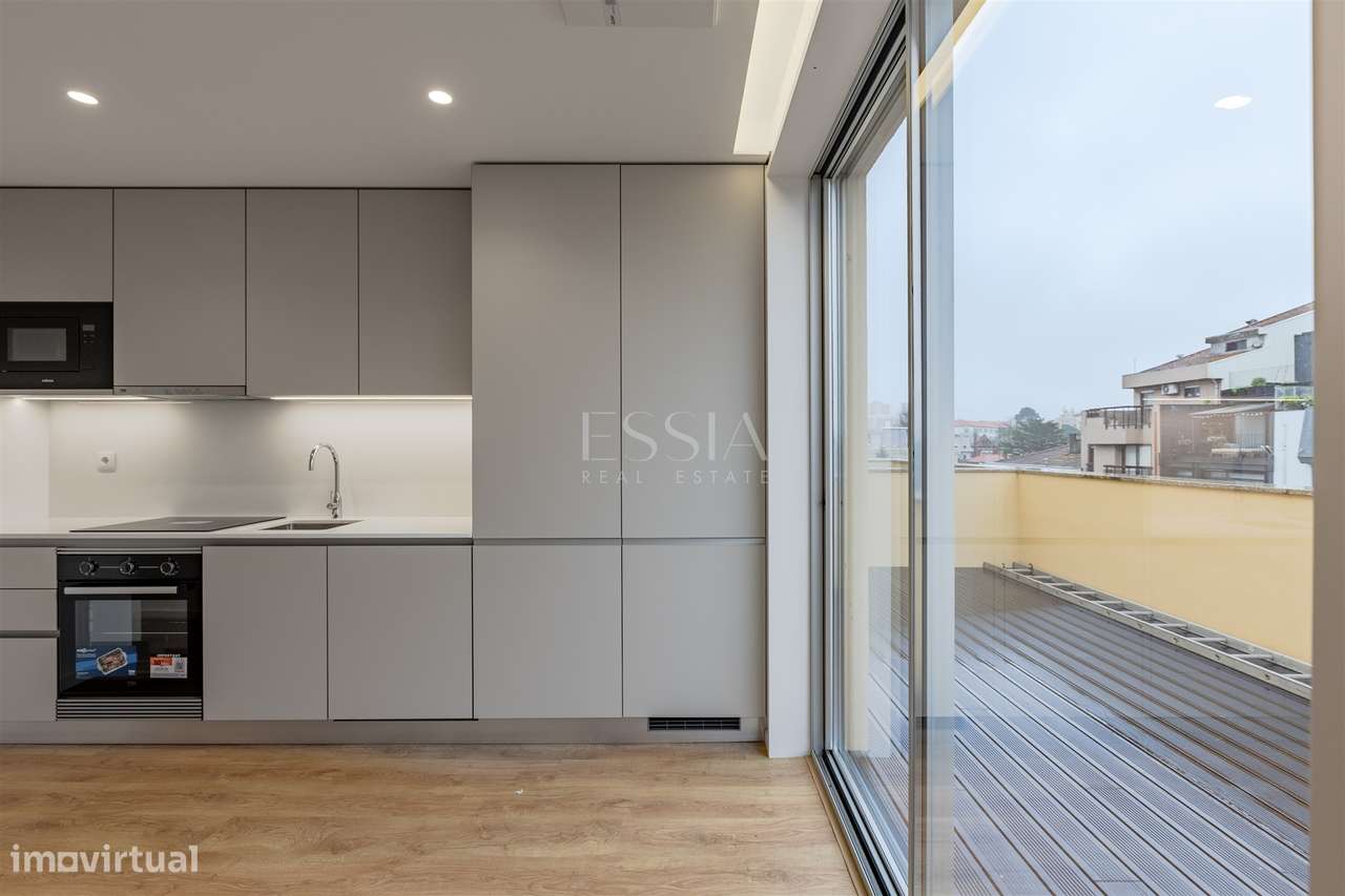 Apartamento T2 com Terraço e Vista Panorâmica na Boavista - Grande imagem: 2/28