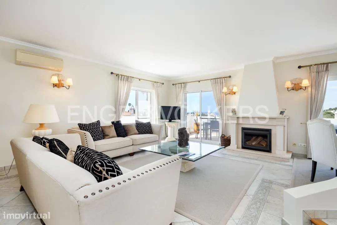 Deslumbrante moradia geminada com fantásticas vistas mar e golfe - Grande imagem: 4/35