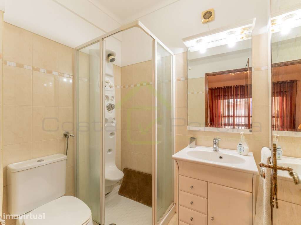 Apartamento T3 com boas áreas e óptima exposição solar-13