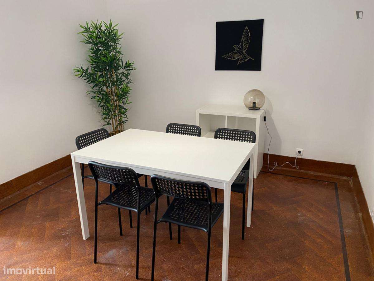 Apartamento com 5 quartos - localizado em Alameda Lisbon - Grande imagem: 1/10