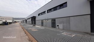 Armazém situado num condomínio fechado em Arruda dos Vinhos - Grande imagem: 2/20