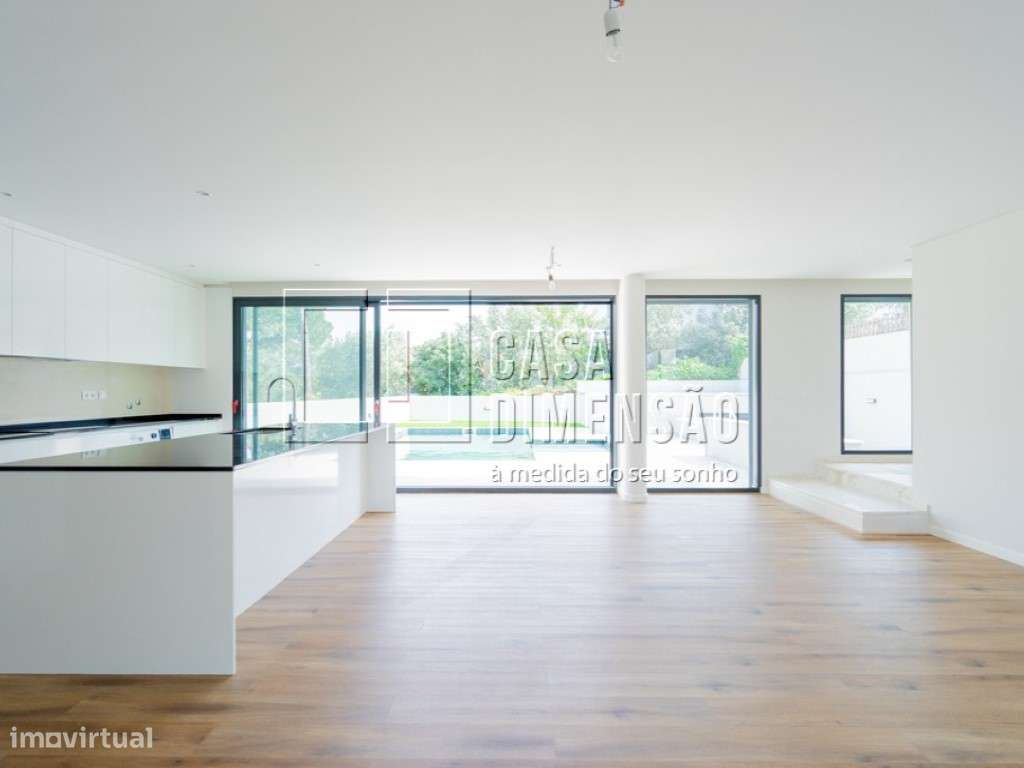 Moradia de Arquitectura Moderna de tipologia T3+1 em Oeiras com Pis...-6