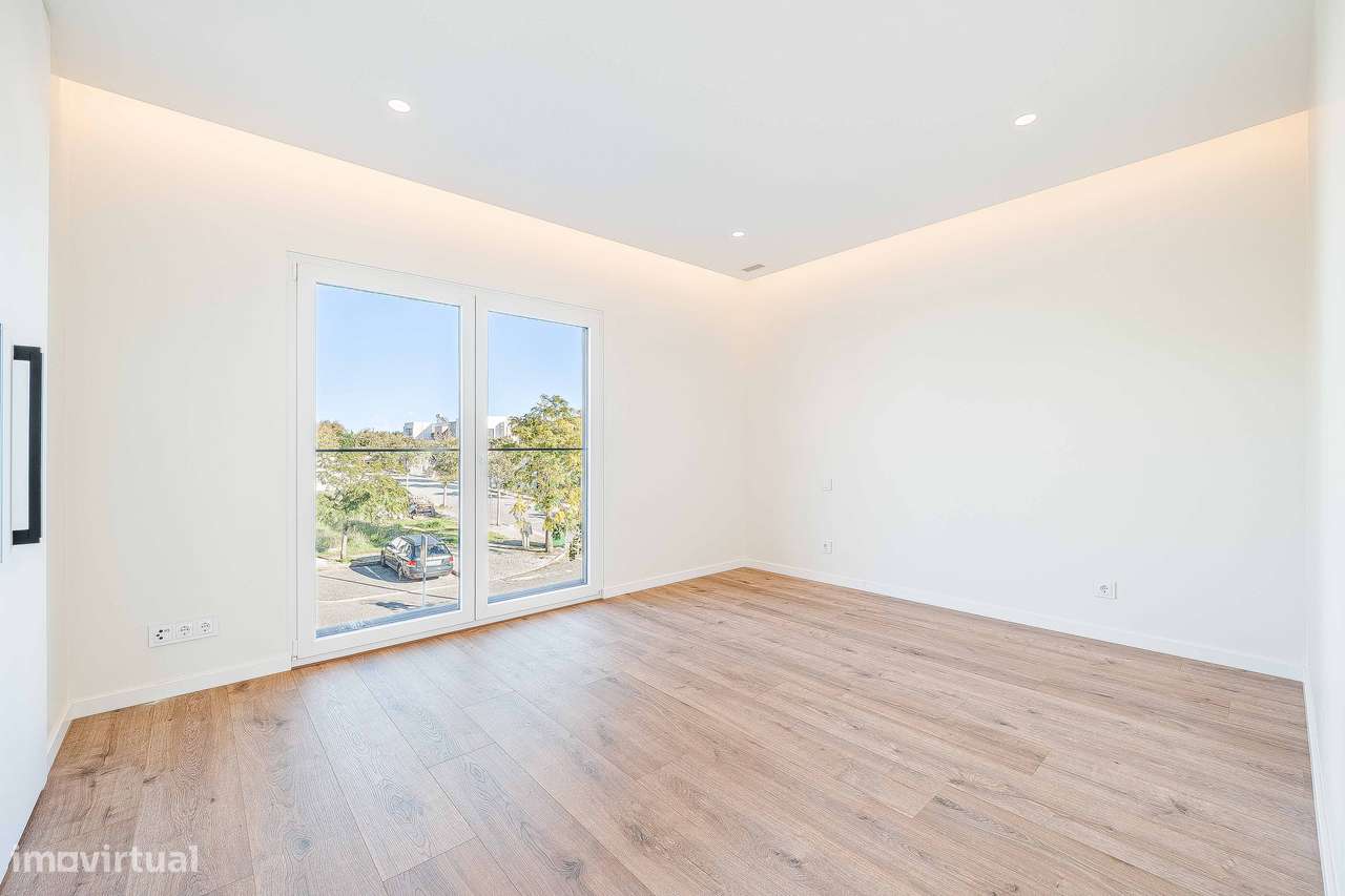 Elegante moradia T4 de arquitetura contemporânea em Albarraque-37