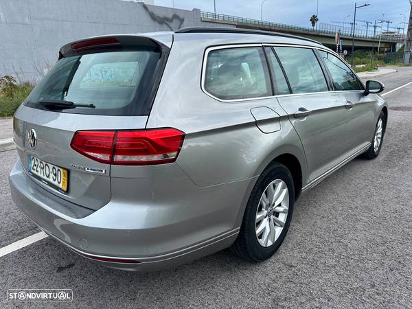 VW Passat Variant 2.0 TDi Confortline - 26