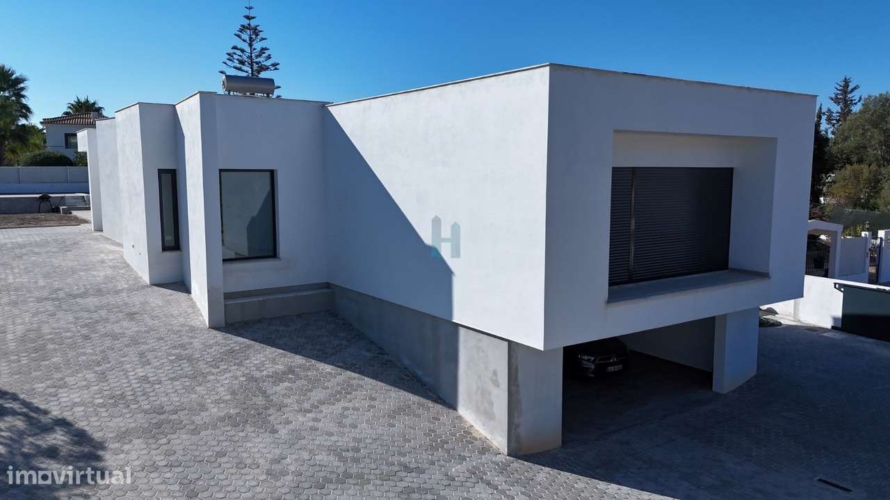 Moradia V3  em Monte Canelas - Grande imagem: 4/37