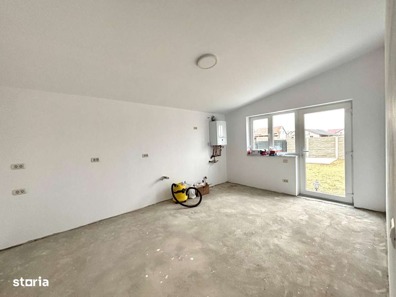 Casa individuala - 4 camere - teren generos - Sanmihaiu Roman - Imagine principală: 4/10