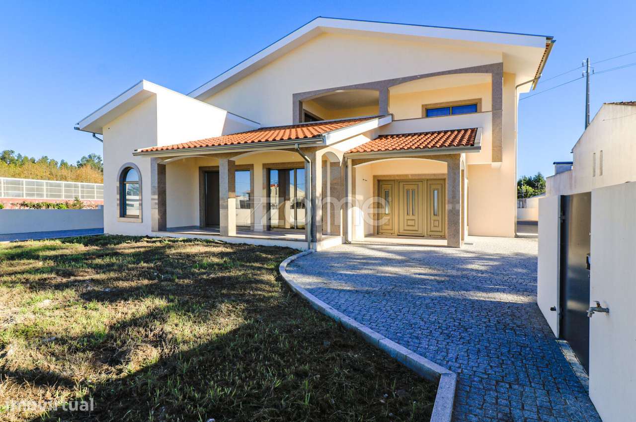 Moradia T4+1 Isolada - Traça Tradicional - Grande imagem: 2/60