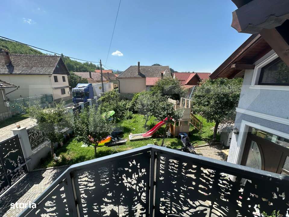 Casa familiala, 5 camere, terasa acoperita, gradina si garaj - Imagine principală: 2/6