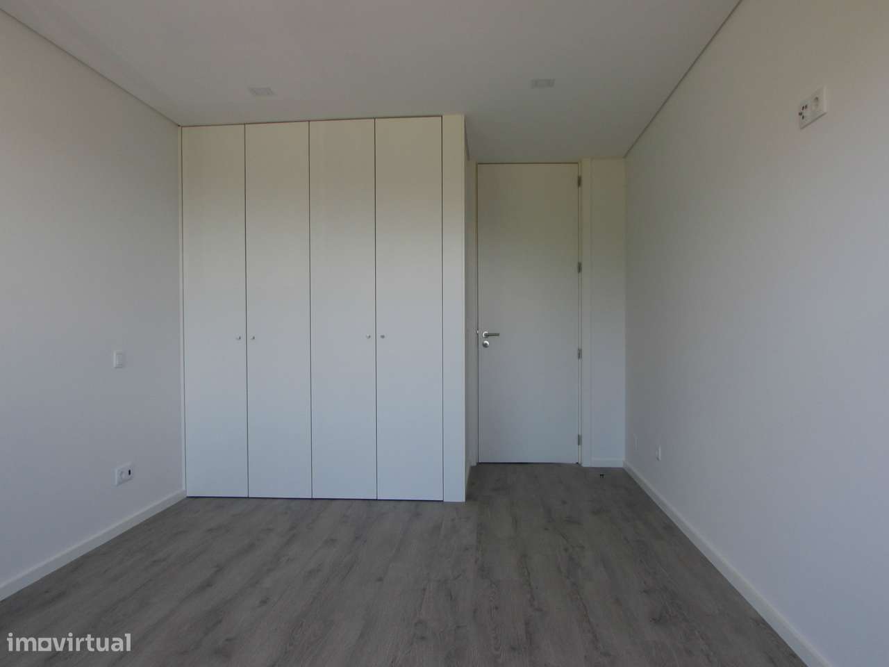 Moradia Gaveto, T3 ou T4.-15