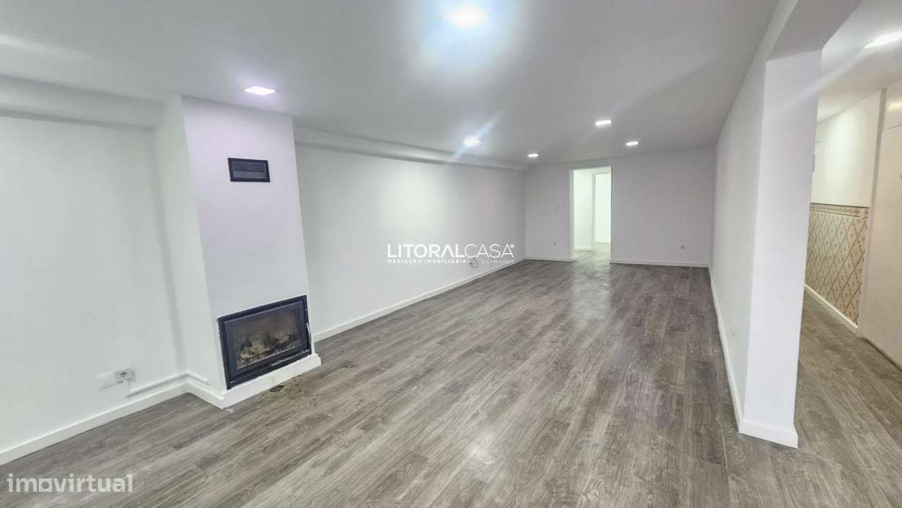 Moradia T4+1 | Terreno | Salão | Garagem dupla - Grande imagem: 2/30