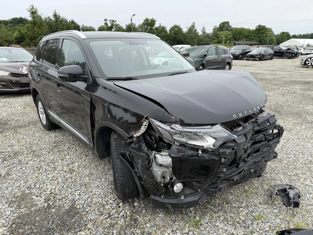 Mitsubishi Outlander III 2.0 4WD CVT Diamant Edition+ 2017