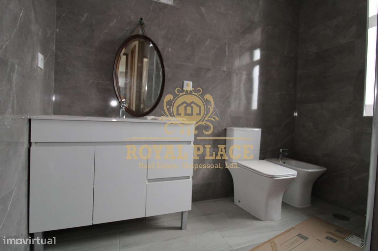 Moradia V2 Renovada com Anexo, Lourosa-21