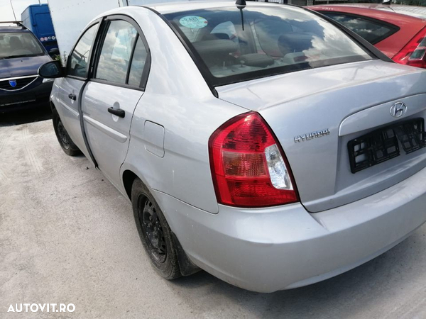 Usa stanga fata Hyundai Accent 2006-2011 1.5 crdi - 2