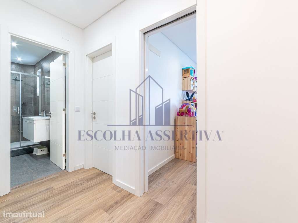 Apartamento T3 remodelado, com vista desafogada-19