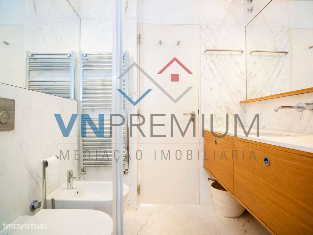 Belíssimo apartamento totalmente remodelado com materiais topo de gama-43