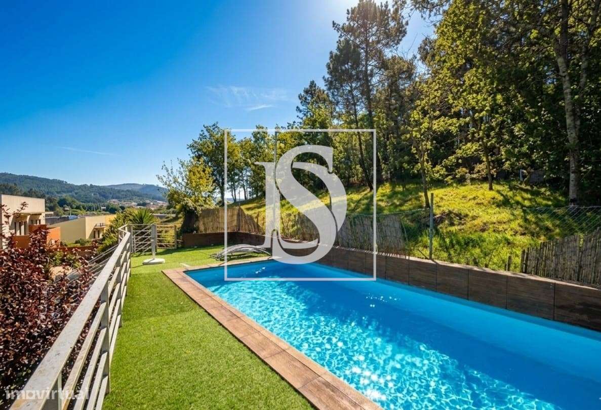 Moradia em Banda T3 em Aldão-37