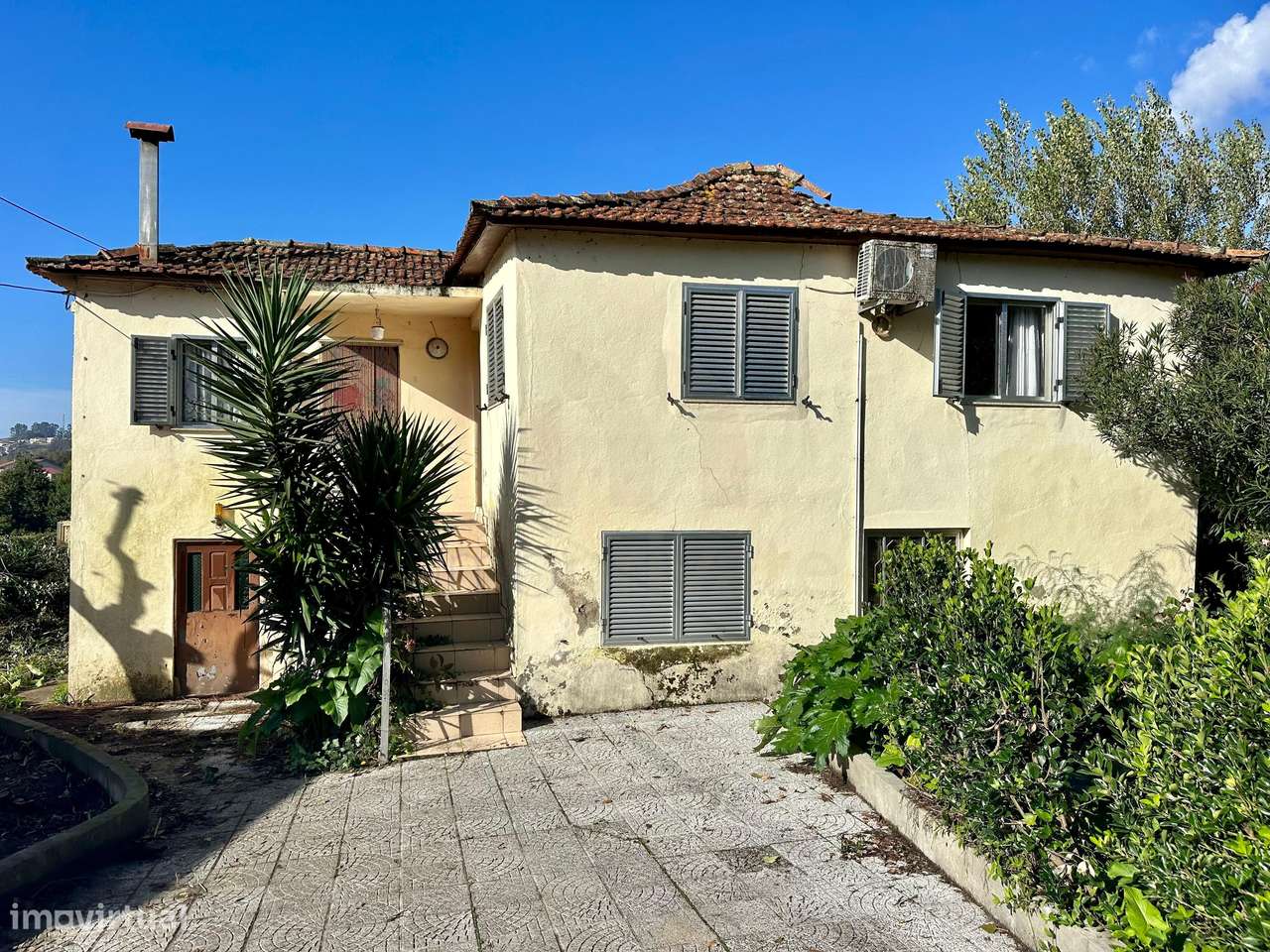 Moradia para restauro em Vila Fria, Felgueiras-0