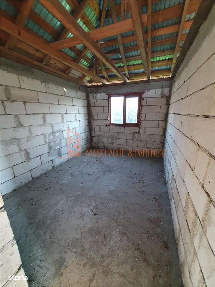 Exclusivitate! Casa + teren zona centrala in comuna Florica - Imagine principală: 4/11