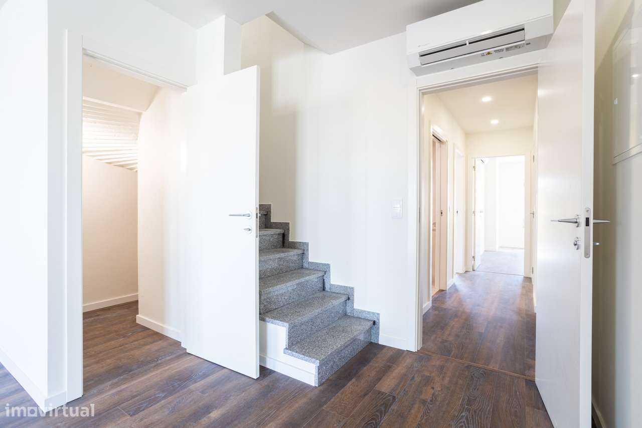Apartamento T2 + 2 Duplex - Mem Martins - Grande imagem: 5/15