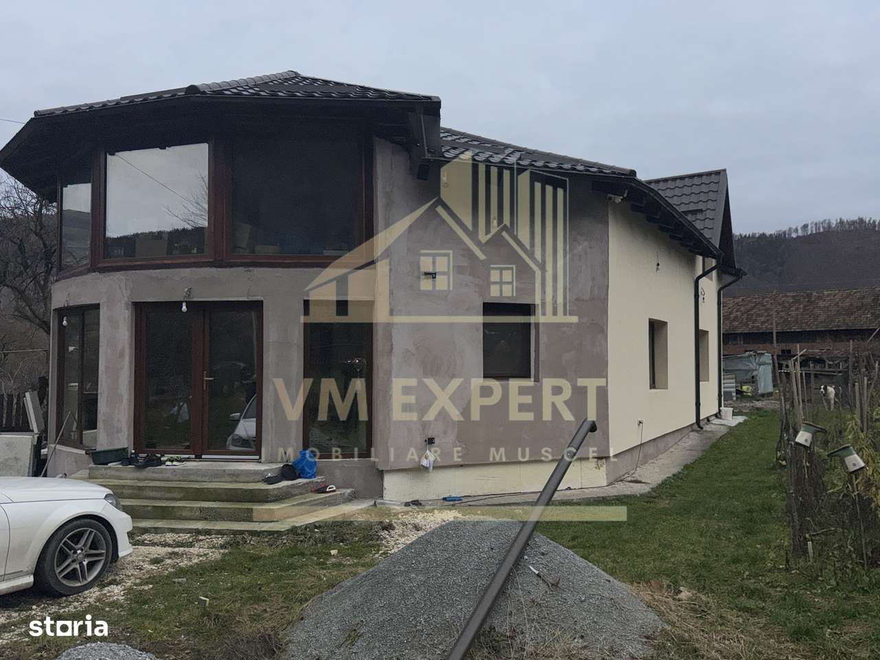 CASĂ 5 CAMERE 252 MP TEREN 1362 MP DRAGOSLAVELE ARGEȘ - Imagine principală: 2/20